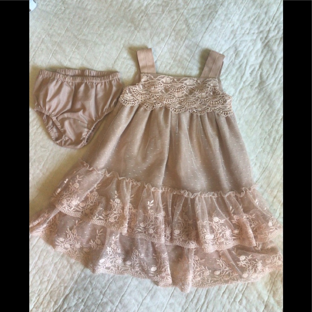 Ring Around The Rosie Lace Dress in Girls Size 12 Months